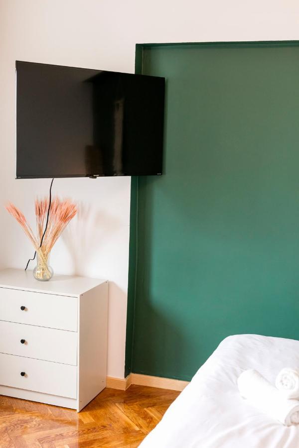 Chmielna Apartment: Central Warsaw with Smart TV and Wi-Fi Exterior photo
