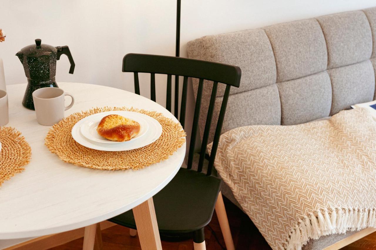 Chmielna Apartment: Central Warsaw with Smart TV and Wi-Fi Exterior photo