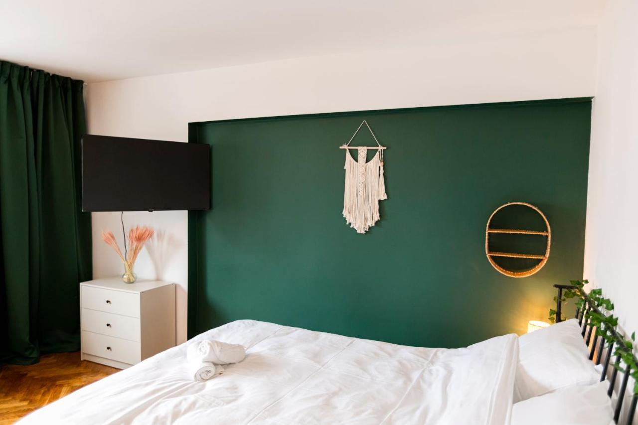 Chmielna Apartment: Central Warsaw with Smart TV and Wi-Fi Exterior photo