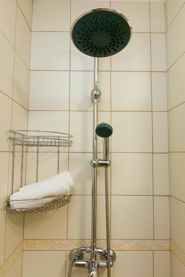 Chmielna Apartment: Central Warsaw with Smart TV and Wi-Fi Exterior photo