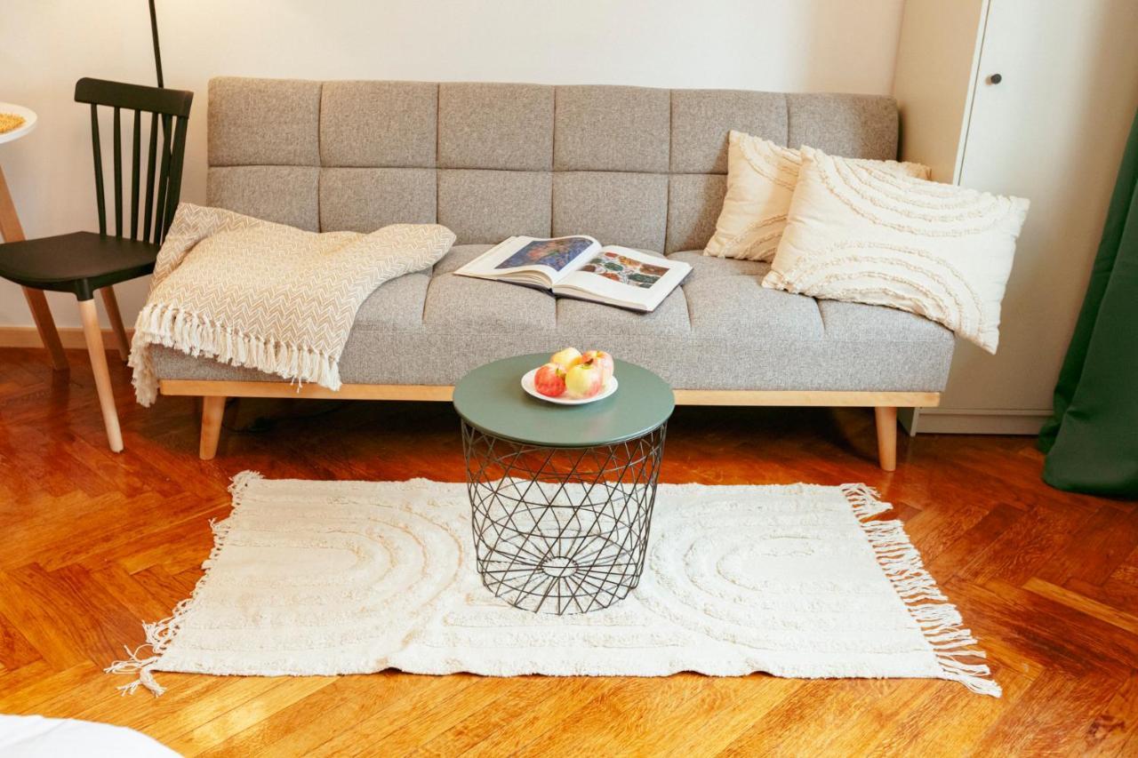 Chmielna Apartment: Central Warsaw with Smart TV and Wi-Fi Exterior photo