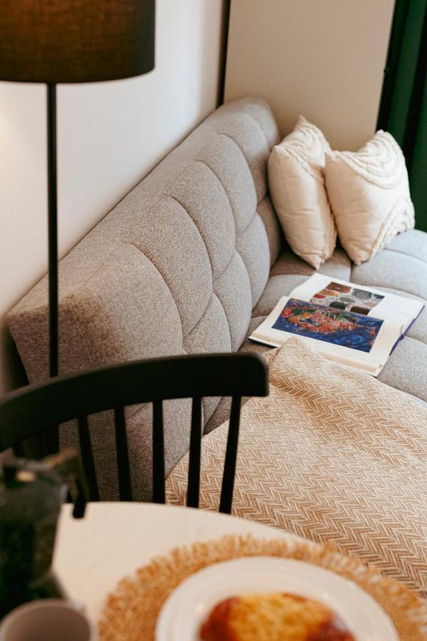 Chmielna Apartment: Central Warsaw with Smart TV and Wi-Fi Exterior photo